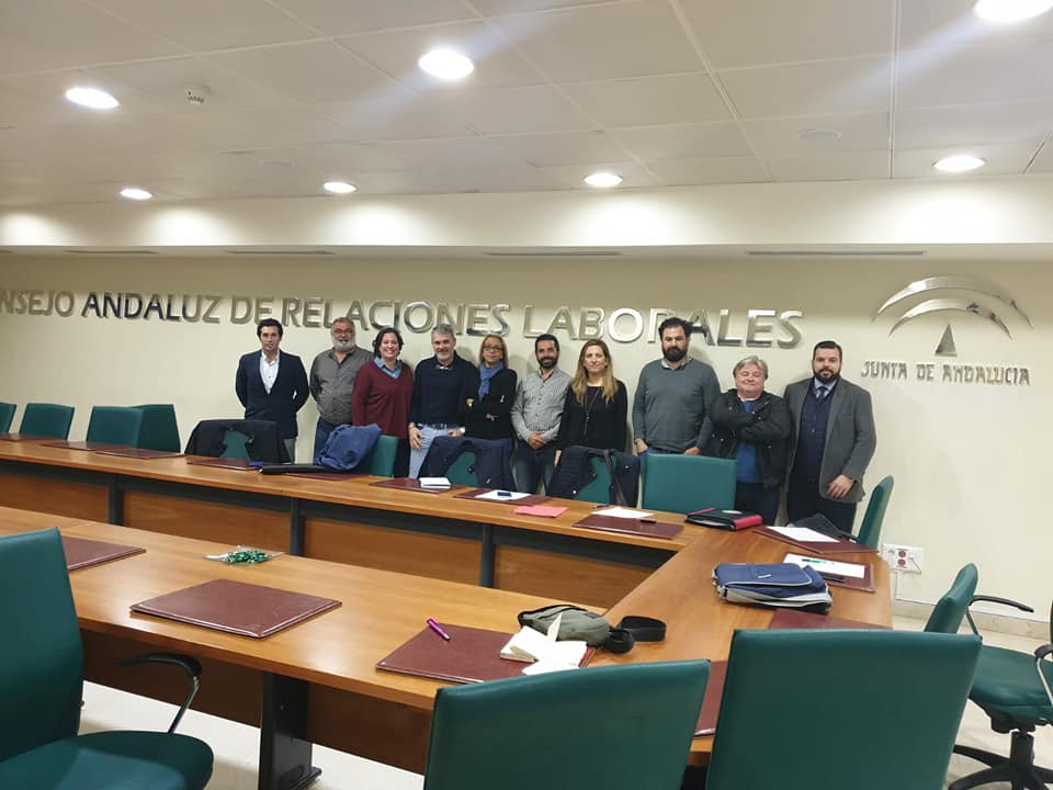 Acuerdo con CCOO y UGT para dignificar el sector de mantenimiento y socorrismo de piscinas en la provincia de Sevilla 2